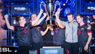 Team Astralis levanta el trofeo del IEM Katowice