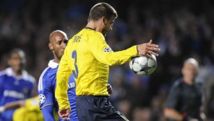 Piqué mete la mano en partido contra Chelsea en 2009