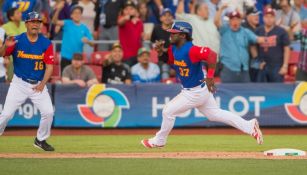 Odubel Herrera corre a la 'registradora' en el juego contra Italia