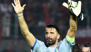 Buffon celebra la victoria de Italia