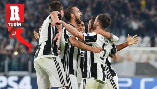 Jugadores de la Juventus festejan goleada al Barcelona 