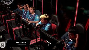 Los integrantes de Dash9, tras ganar una partida contra Authority Esports