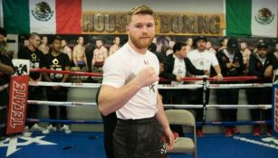 Canelo Álvarez posa para la lente de RÉCORD durante su entrenamiento en San Diego