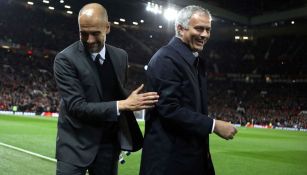 Guardiola y Mourinho ríen tras un partido de Copa