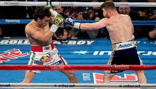 Canelo le da un golpe a Chávez Jr.