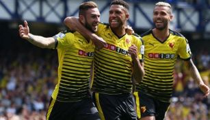 Miguel Layún festeja su anotación con el Watford