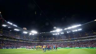 Jugadores en la cancha del Jalisco previo al Clásico