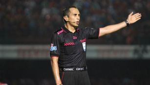 Luis Enrique Santander durante un juego del Clausura 2017