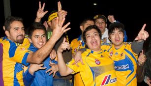 Aficionados de Tigres festejan el título del Apertura 2016