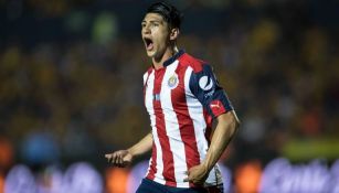 Pulido festeja una anotación en el Estadio Universitario