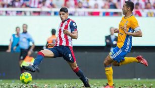 Alan Pulido define de primera para abrir el marcador en la Vuelta 