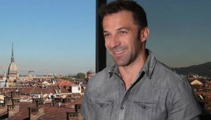 Alessandro del Piero posa para la foto durante una entrevista