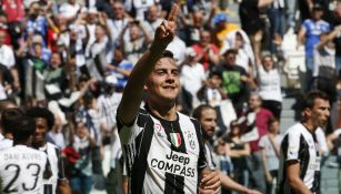 Paulo Dybala festeja un gol con Juventus