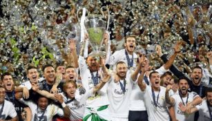 Los jugadores de Real Madrid celebran el título de Champions League