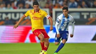 Enrique Pérez en un partido con Morelia