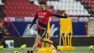 Guido Rodríguez, durante calentamiento con Xolos