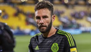 Miguel Layún en un partido de la Selección Mexicana