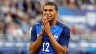 Kylian Mbappe en lamento en un partido de Francia