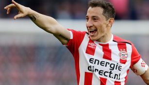 Guardado celebra una anotación con el PSV