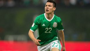 Hirving Lozano en un partido con el Tri