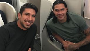 Herrera y Peña desde el avión rumbo a Escocia