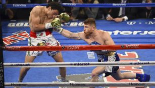 Momento en que Canelo le da un golpe a Chávez Jr.