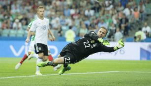 Ter Stegen hace una atajada en el partido frente a México