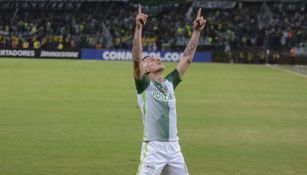 Mateus Uribe festejando un tanto con Atlético Nacional