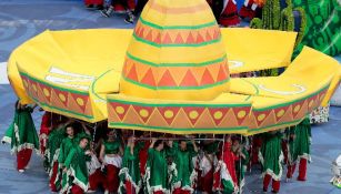 Un sombrero mexicano se hizo presente en la clausura