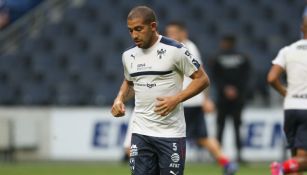 Walter Gargano en calentamiento con Monterrey