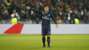 Marco Verrati reclama durante un juego con el PSG