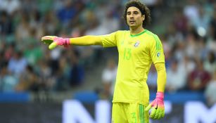 Ochoa defiende el marco del Tri en Confederaciones