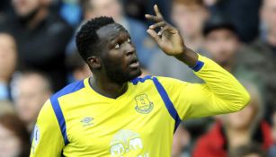 Romelu Lukaku celebra un gol con el Everton