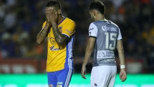 Sosa se lamenta en un juego contra León