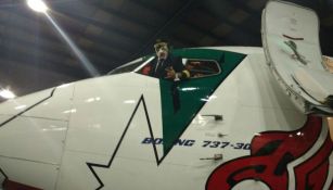 Dr. Wagner Jr. en la cabina de su avión