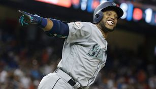 Canó celebra su cuadrangular en el Marlins Park