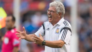 Ricardo Ferretti en un partido de Tigres