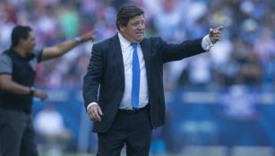 Miguel Herrera, en el juego entre América y Gallos de la Supercopa MX