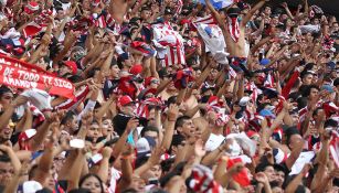 Afición de Chivas durante un partido