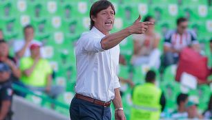 Almeyda dirige el duelo entre Chivas y Santos