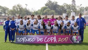 Las jugadoras de Cruz Azul femenil, previo a disputar un partido