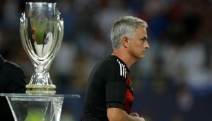 Mourinho, tras recibir su medalla de subcampeón de la Supercopa 2017