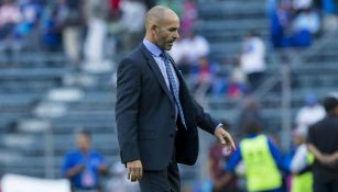 Francisco Jémez, en la cancha del Estadio Azul