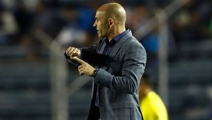 Jémez da indicaciones en el duelo contra Atlético Zacatepec