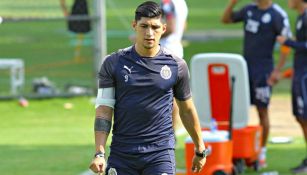 Alan Pulido durante un entrenamiento con las Chivas