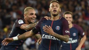 Neymar celebra un tanto con el PSG en el Parque de los Príncipes 