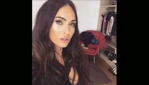 Megan Fox posa para una selfie