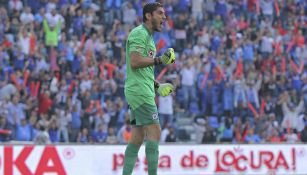 Corona celebra el gol de Cruz Azul