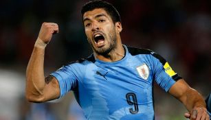 Luis Suárez reacciona durante un juego de Uruguay