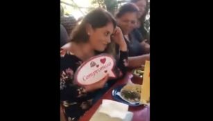 Mujer muere de pena al ver que su anillo de compromiso está en un taco